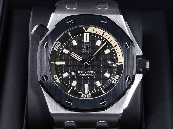 オーデマピゲ ロイヤルオーク オフショア ダイバー Ref.15720CN.OO.A002CA.01 ホワイトゴールド ブラック文字盤 中古 8gw7ixwa