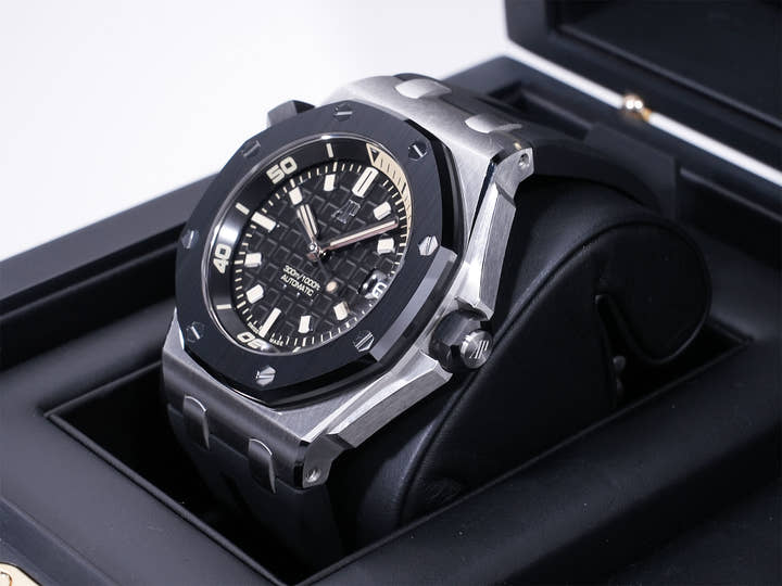 オーデマピゲ ロイヤルオーク オフショア ダイバー Ref.15720CN.OO.A002CA.01 ホワイトゴールド ブラック文字盤 中古 8gw7ixwa