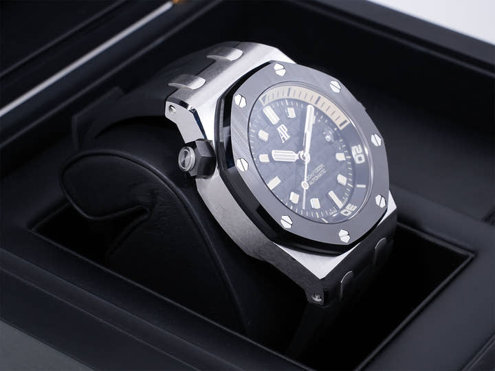 オーデマピゲ ロイヤルオーク オフショア ダイバー Ref.15720CN.OO.A002CA.01 ホワイトゴールド ブラック文字盤 中古 8gw7ixwa