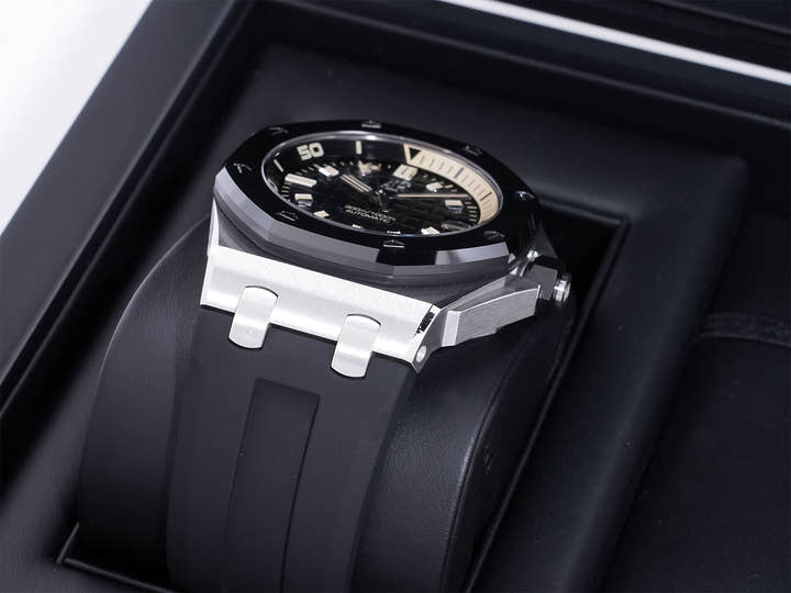 オーデマピゲ ロイヤルオーク オフショア ダイバー Ref.15720CN.OO.A002CA.01 ホワイトゴールド ブラック文字盤 中古 8gw7ixwa