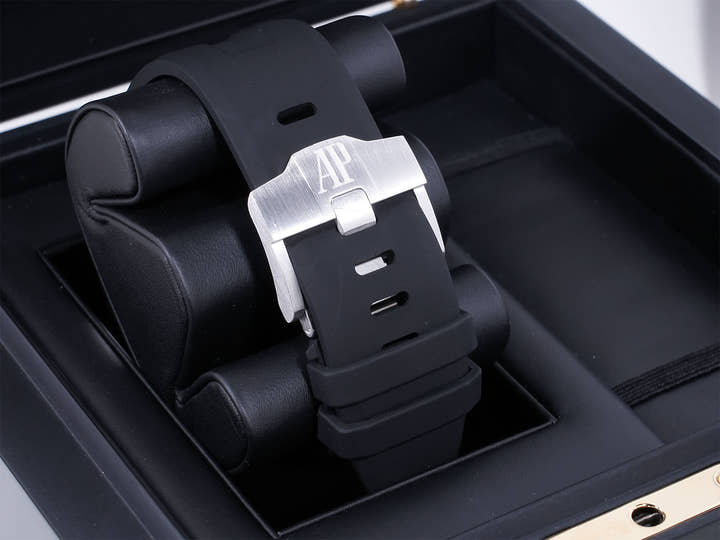 オーデマピゲ ロイヤルオーク オフショア ダイバー Ref.15720CN.OO.A002CA.01 ホワイトゴールド ブラック文字盤 中古 8gw7ixwa