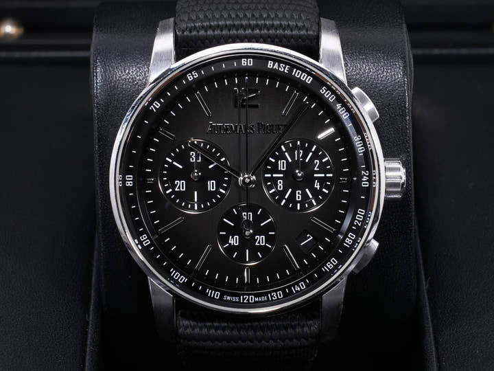 オーデマピゲ CODE 11.59 バイ オーデマ ピゲ クロノグラフ Ref.26393NB.OO.A002KB.01 ホワイトゴールド/セラミック スモークグレー文字盤 中古 yiwi65ch