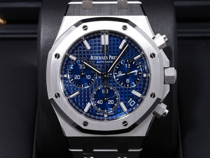 Audemars Piguet Royal Oak Chronograph Ref. 26239BC.OO.1220BC.01 White Gold Blue Dial