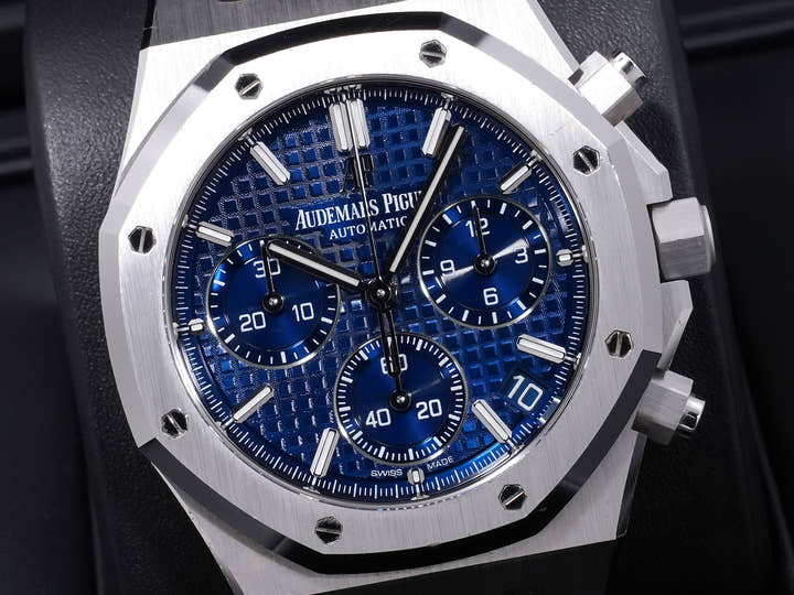 Audemars Piguet Royal Oak Chronograph Ref. 26239BC.OO.1220BC.01 White Gold Blue Dial