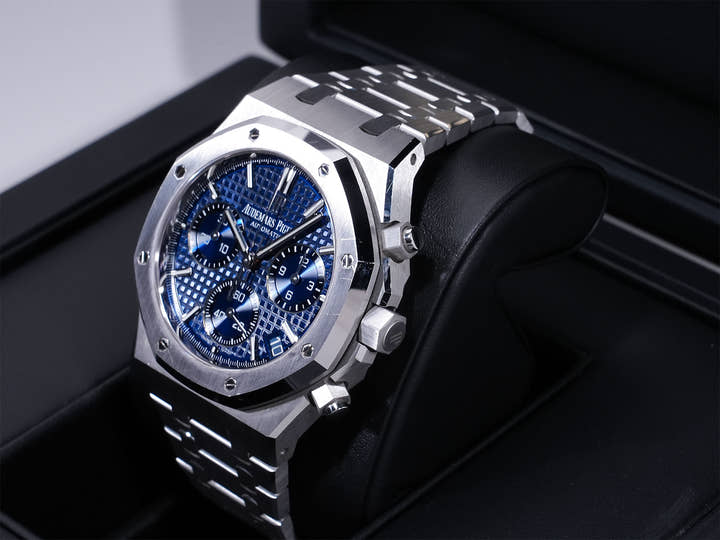 Audemars Piguet Royal Oak Chronograph Ref. 26239BC.OO.1220BC.01 White Gold Blue Dial