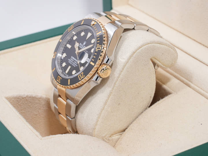 ロレックス サブマリーナー デイト Ref.126613LN ステンレススチール/イエローゴールド ブラック文字盤 美中古 zz4ptj6p