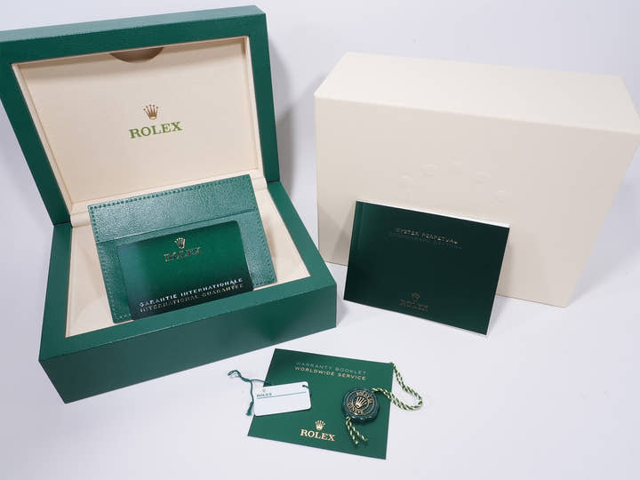 ロレックス デイトナ Ref.126518LN イエローゴールド ブラック文字盤 未使用 k8s75mfo