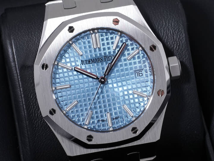 オーデマピゲ ロイヤルオーク Ref.15550ST.OO.1356ST.08 ステンレススチール ライトブルー文字盤 美中古 sfvct44o
