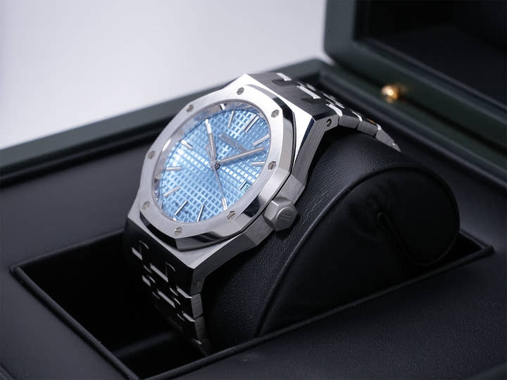 オーデマピゲ ロイヤルオーク Ref.15550ST.OO.1356ST.08 ステンレススチール ライトブルー文字盤 美中古 sfvct44o