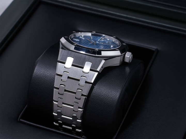 オーデマピゲ ロイヤルオーク Ref.15550ST.OO.1356ST.08 ステンレススチール ライトブルー文字盤 美中古 sfvct44o