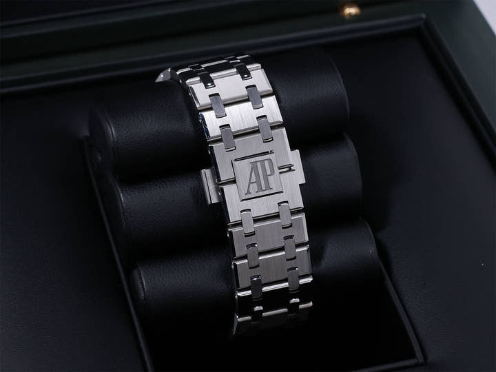 オーデマピゲ ロイヤルオーク Ref.15550ST.OO.1356ST.08 ステンレススチール ライトブルー文字盤 美中古 sfvct44o