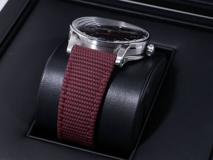 オーデマピゲ CODE 11.59 バイ オーデマ ピゲ Ref.15210BC.OO.A500KB.01 ホワイトゴールド スモークバーガンディーラッカー文字盤 中古 9wv6k6m5