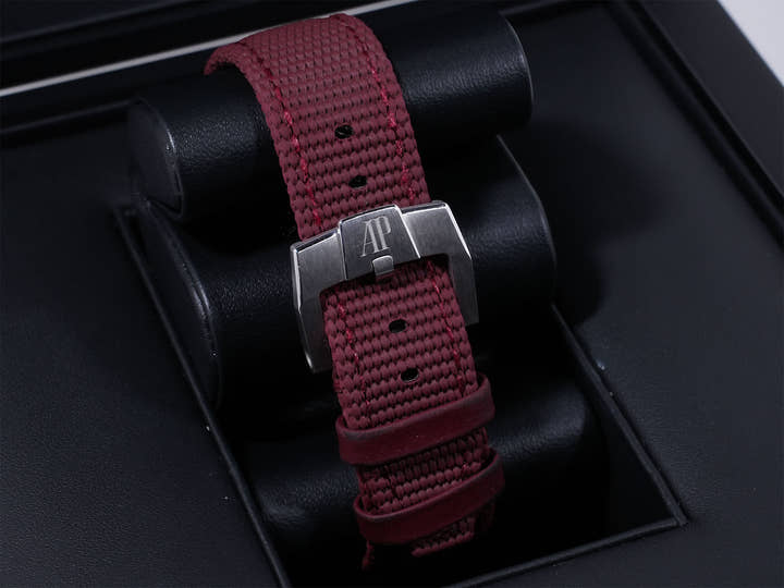 オーデマピゲ CODE 11.59 バイ オーデマ ピゲ Ref.15210BC.OO.A500KB.01 ホワイトゴールド スモークバーガンディーラッカー文字盤 中古 9wv6k6m5