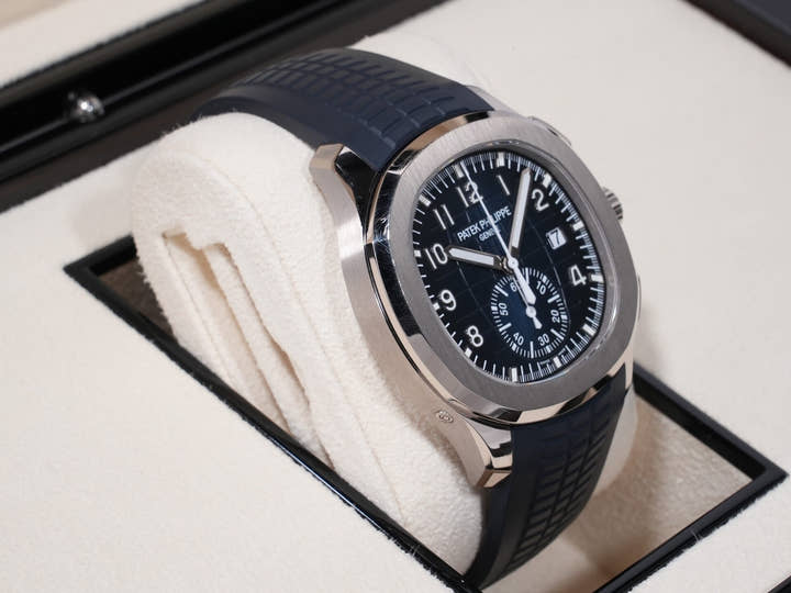 パテックフィリップ アクアノート クロノグラフ Ref.5968G-001 ホワイトゴールド ミッドナイトブルー文字盤 中古 pdcneaby