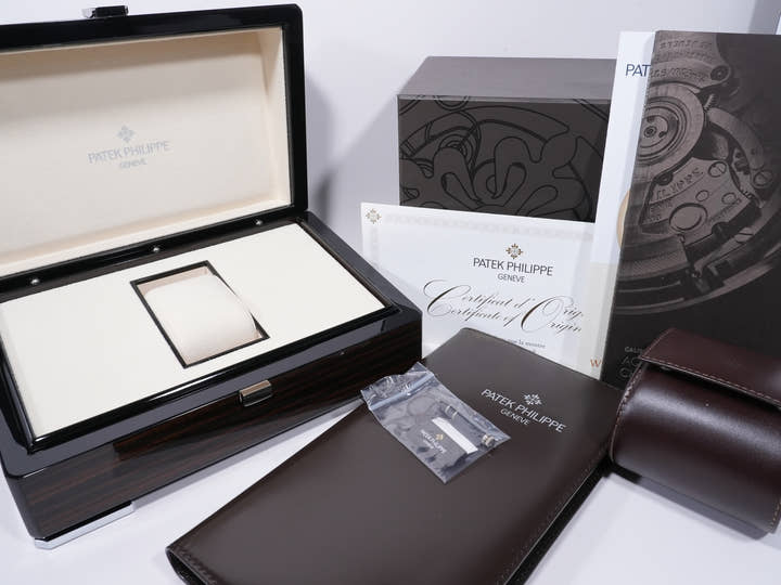 パテックフィリップ アクアノート クロノグラフ Ref.5968G-001 ホワイトゴールド ミッドナイトブルー文字盤 中古 pdcneaby