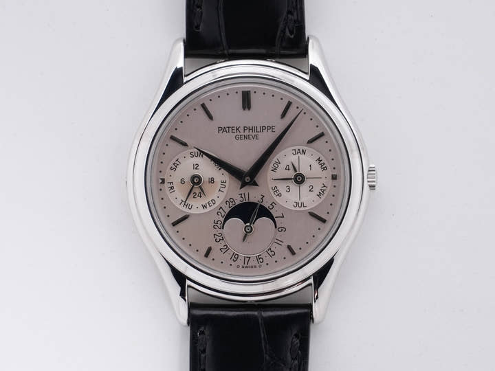 Patek Philippe Perpetual Calendar Ref. 3940P Platinum Silver Dial Pre-owned s2sum9ee