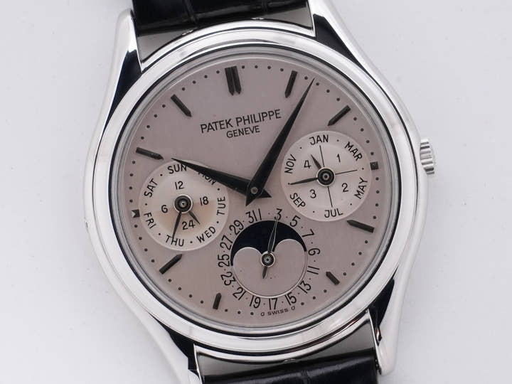 Patek Philippe Perpetual Calendar Ref. 3940P Platinum Silver Dial Pre-owned s2sum9ee