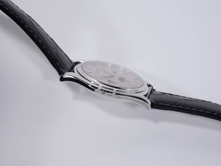 Patek Philippe Perpetual Calendar Ref. 3940P Platinum Silver Dial Pre-owned s2sum9ee