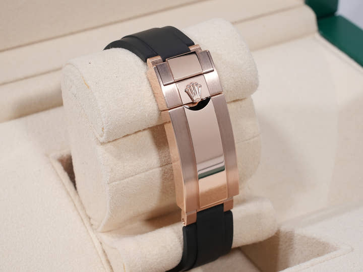 ロレックス ヨットマスター40 Ref.126655 エバーローズゴールド ブラック文字盤 美中古 zmfgsxgx