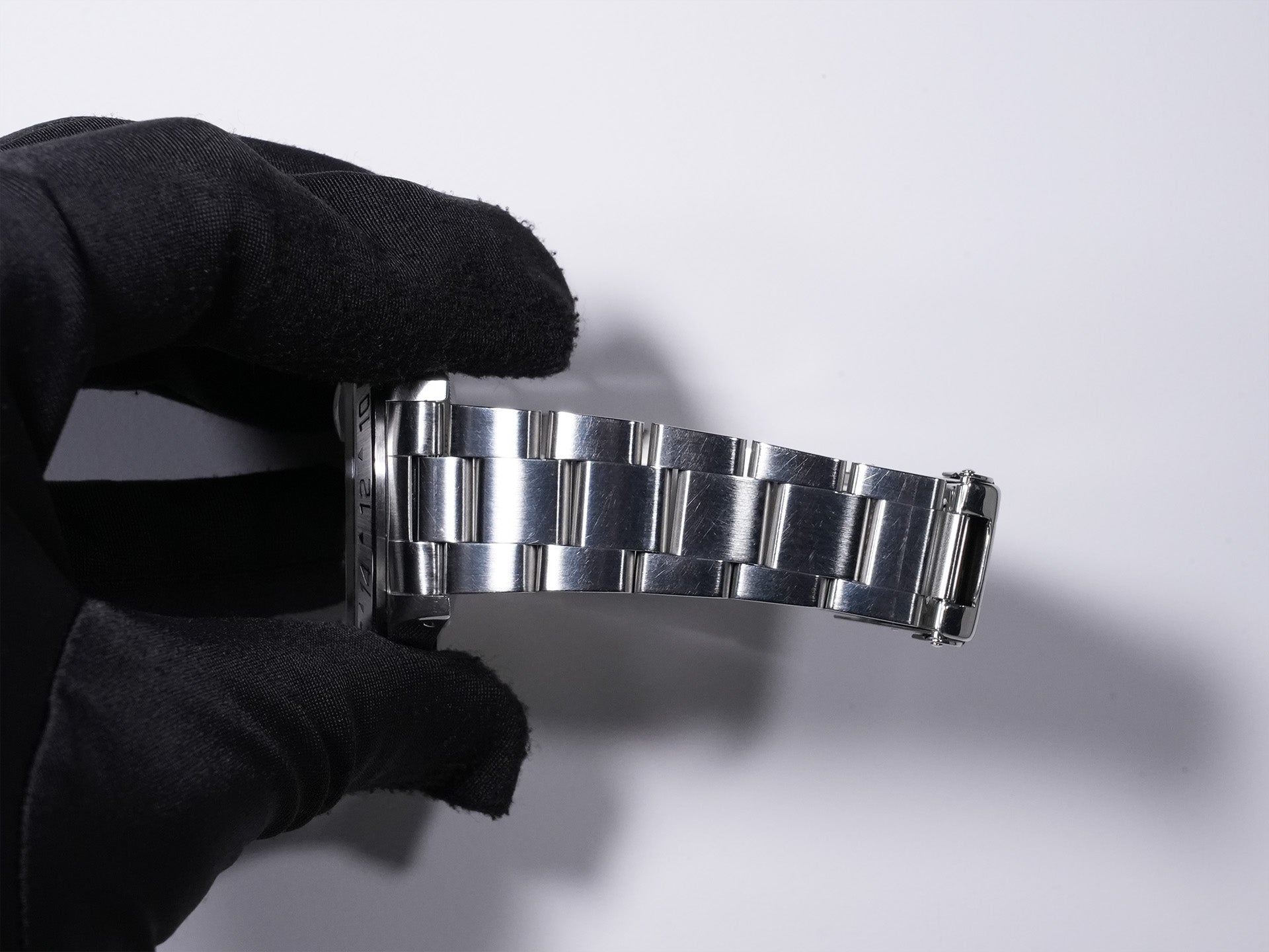 Rolex Explorer II Ref. 16570 Stainless Steel White Dial Oyster Bracelet Pre-owned (vs32ytmw)