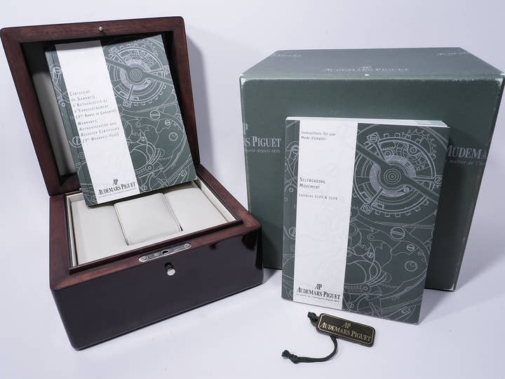 オーデマピゲ ロイヤルオーク Ref.15300ST.OO.1220ST.01 ステンレススチール シルバー文字盤 美品 y4ppd7p4