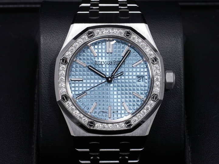 オーデマピゲ ロイヤルオーク 50周年記念 Ref.15551ST.ZZ.1356ST.01 ステンレススチール ライトブルー文字盤 中古 iyvofcxc