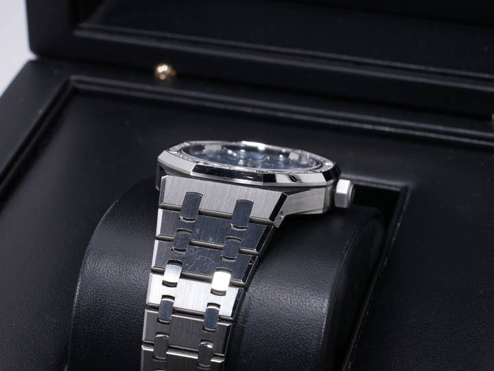 オーデマピゲ ロイヤルオーク 50周年記念 Ref.15551ST.ZZ.1356ST.01 ステンレススチール ライトブルー文字盤 中古 iyvofcxc