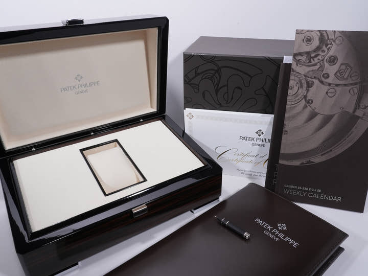 パテックフィリップ カラトラバ ウィークリーカレンダー Ref.5212A-001 ステンレススチール シルバー文字盤 未使用 thvrkbsn