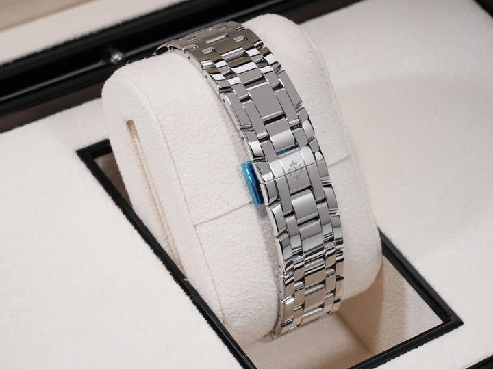 パテックフィリップ アニュアルカレンダー ムーンフェイズ Ref.4947/1A-001 ステンレススチール ブルー文字盤 未使用 mxebz8qf