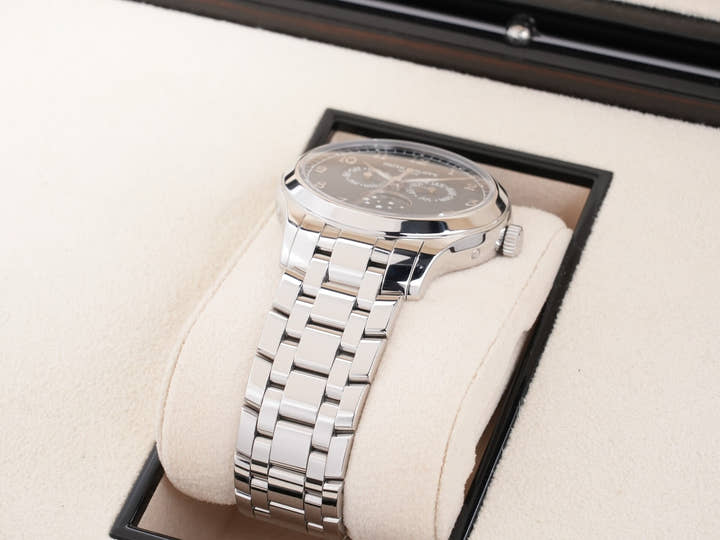 パテックフィリップ アニュアルカレンダー ムーンフェイズ Ref.4947/1A-001 ステンレススチール ブルー文字盤 中古 yh62wi9t