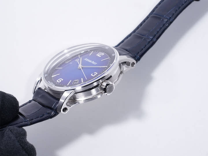 オーデマピゲ CODE 11.59 バイ オーデマ ピゲ ボリショイ限定モデル Ref.15210BC.OO.A321CR.99 ホワイトゴールド スモークブルーエナメル文字盤 美中古 hr3fv9e9