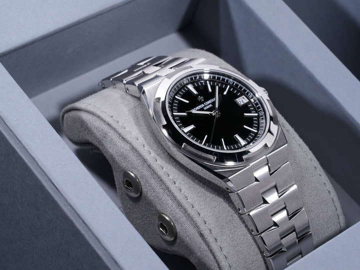 ヴァシュロンコンスタンタン オーヴァーシーズ オートマティック Ref.4520V/210A-B483 ステンレススチール ブラック文字盤 中古 ktmesc3w