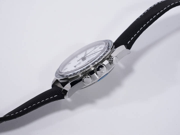 Omega Speedmaster Snoopy Ref. 311.32.42.30.04.003 Stainless Steel White Dial Unused xot9i59w