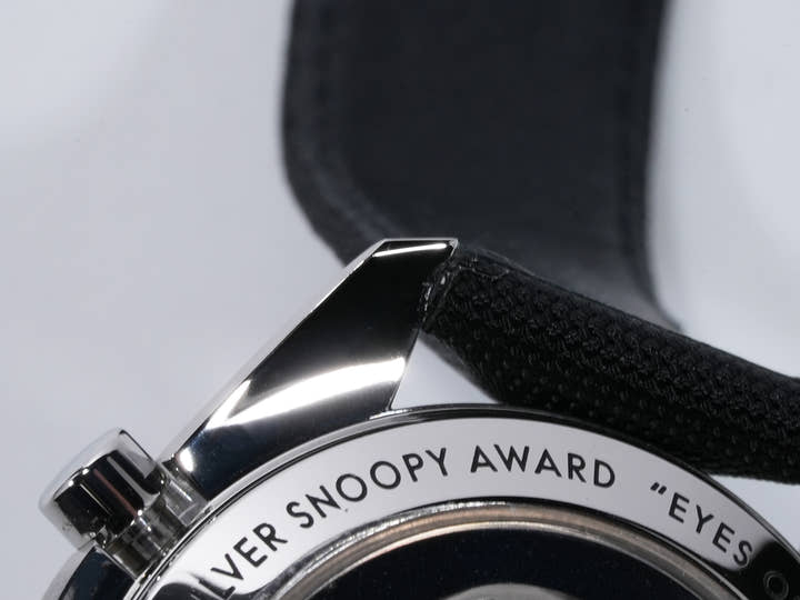 Omega Speedmaster Snoopy Ref. 311.32.42.30.04.003 Stainless Steel White Dial Unused xot9i59w