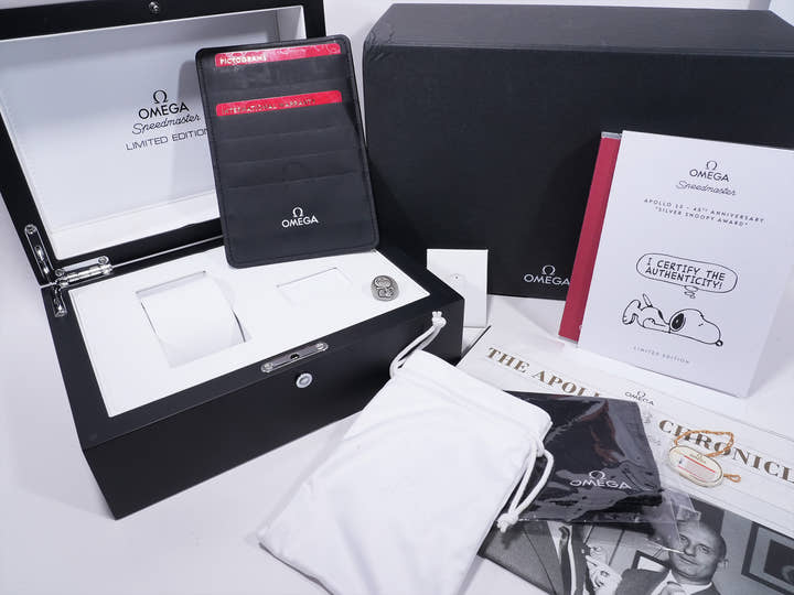 Omega Speedmaster Snoopy Ref. 311.32.42.30.04.003 Stainless Steel White Dial Unused xot9i59w