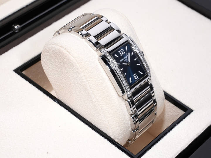 パテックフィリップ Twenty-4 Ref.4910/1200A-001 ステンレススチール ブルー・ソレイユ文字盤 美中古 cdfqw27s