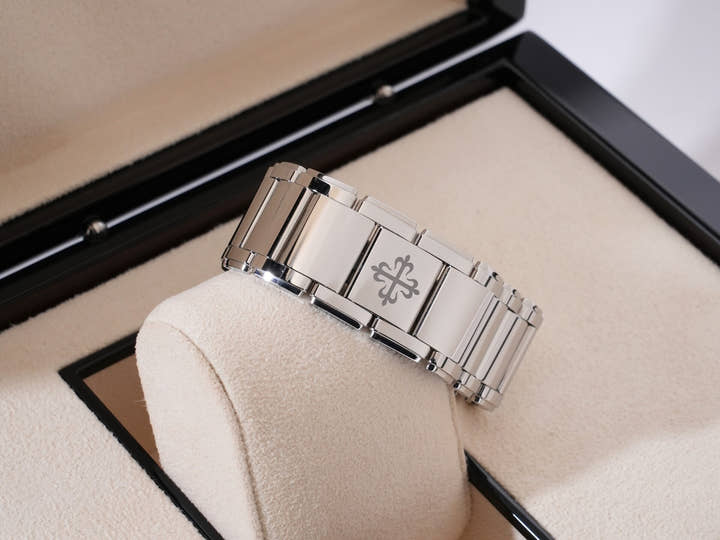 パテックフィリップ Twenty-4 Ref.4910/1200A-001 ステンレススチール ブルー・ソレイユ文字盤 美中古 cdfqw27s