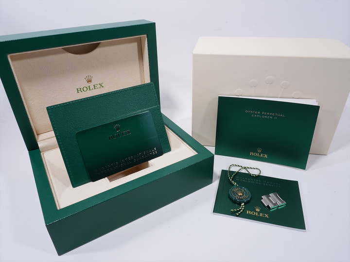 ロレックス エクスプローラーII Ref.226570 ステンレススチール ホワイト文字盤 オイスターブレスレット 中古 zcw39srt