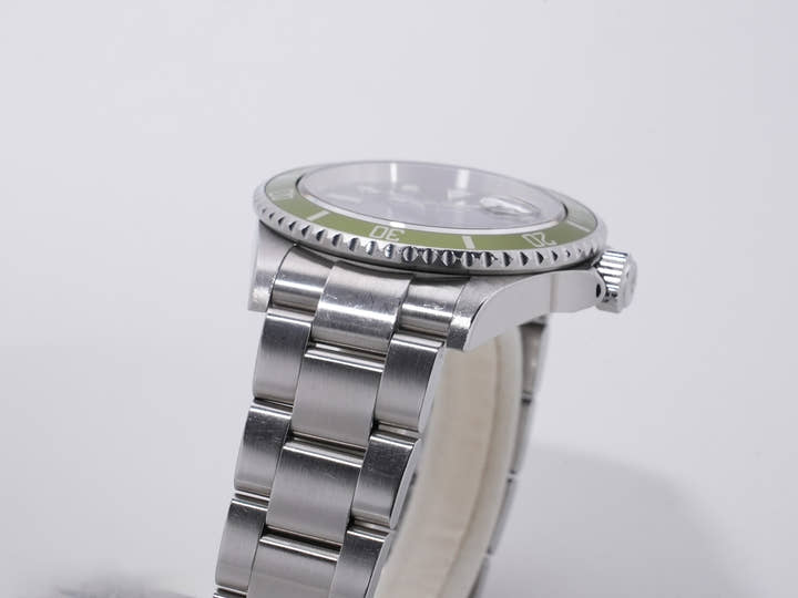 Rolex Submariner Date Ref. 16610LV Stainless Steel Black Dial Pre-owned n2ympb3z