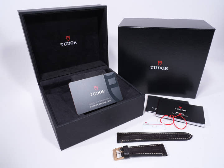 チューダー(チュードル) ブラックベイ フィフティエイト Ref.79018V 18Kイエローゴールド グリーン文字盤 美品 5wt98huj