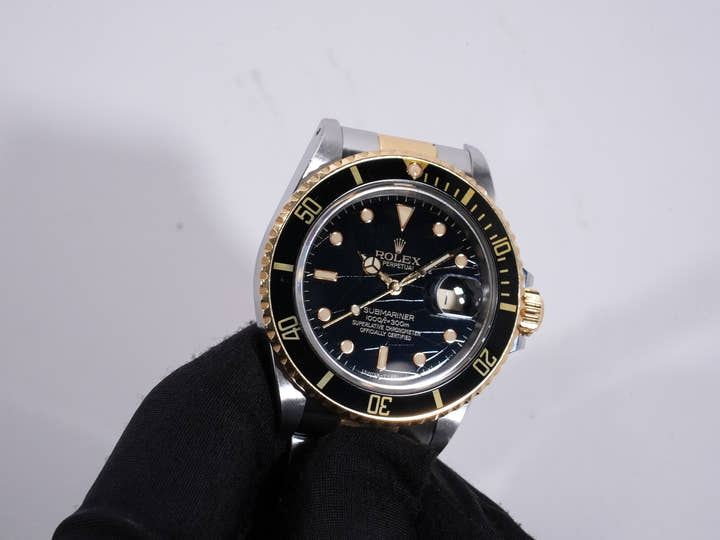 ロレックス サブマリーナー デイト Ref.16803 ステンレススチール/イエローゴールド ブラック文字盤 中古 aizv85pt