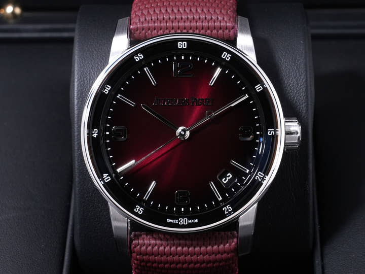 オーデマピゲ CODE 11.59 バイ オーデマ ピゲ Ref.15210BC.OO.A500KB.01 ホワイトゴールド スモークバーガンディーラッカー文字盤 美品 vvhmzwuc