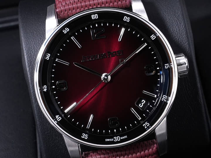 オーデマピゲ CODE 11.59 バイ オーデマ ピゲ Ref.15210BC.OO.A500KB.01 ホワイトゴールド スモークバーガンディーラッカー文字盤 美品 vvhmzwuc