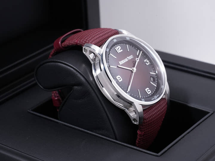 オーデマピゲ CODE 11.59 バイ オーデマ ピゲ Ref.15210BC.OO.A500KB.01 ホワイトゴールド スモークバーガンディーラッカー文字盤 美品 vvhmzwuc