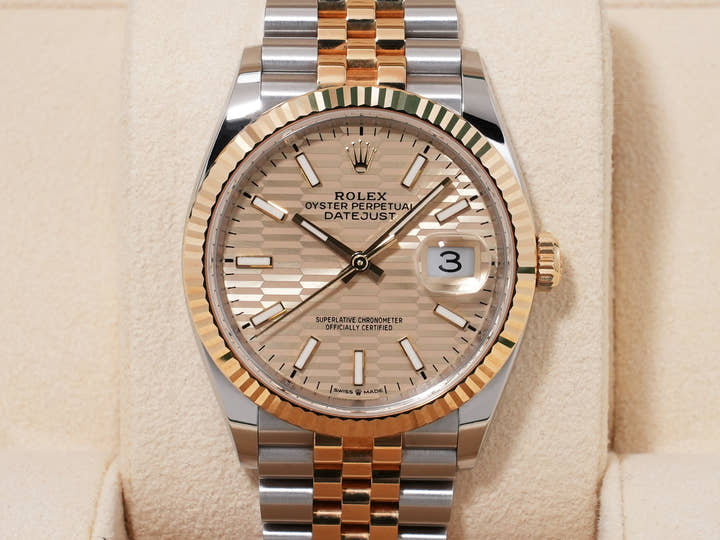ロレックス デイトジャスト36 Ref.126233 ステンレススチール/イエローゴールド シャンパンフルーテッドモチーフ文字盤 中古 yt66y4c9