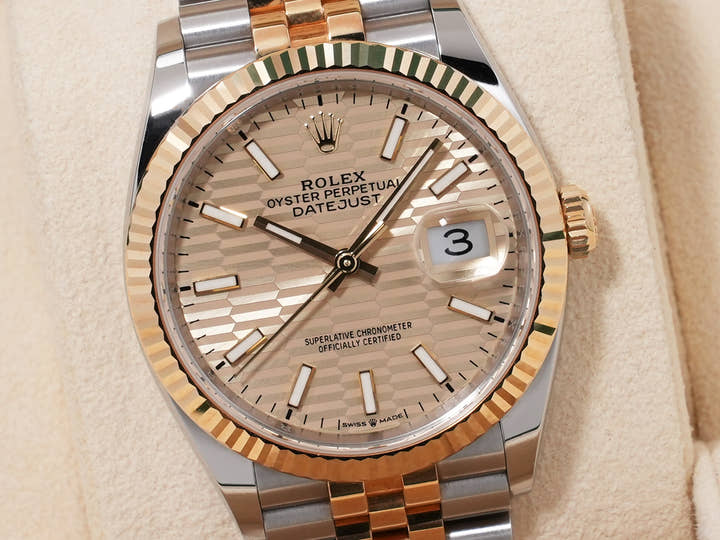 ロレックス デイトジャスト36 Ref.126233 ステンレススチール/イエローゴールド シャンパンフルーテッドモチーフ文字盤 中古 yt66y4c9