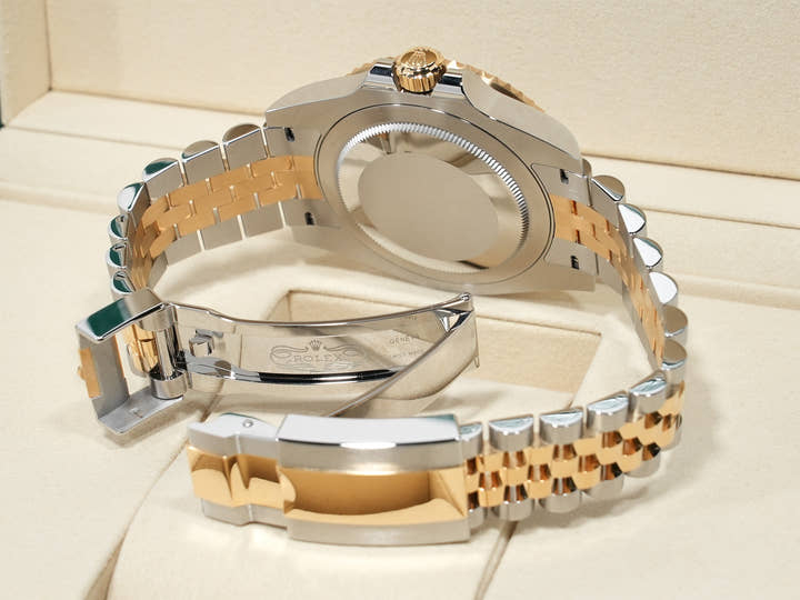 ロレックス GMTマスターII Ref.126713GRNR ステンレススチール/イエローゴールド ブラック文字盤 ジュビリーブレスレット 未使用 x54ue3if