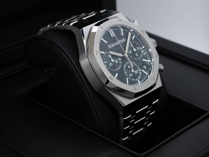 オーデマピゲ ロイヤルオーク クロノグラフ 50周年記念 Ref.26240ST.OO.1320ST.04 ステンレススチール カーキグリーン文字盤 中古 yvxm7u4q