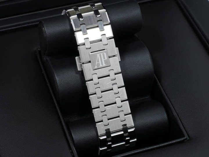 オーデマピゲ ロイヤルオーク クロノグラフ 50周年記念 Ref.26240ST.OO.1320ST.04 ステンレススチール カーキグリーン文字盤 中古 yvxm7u4q