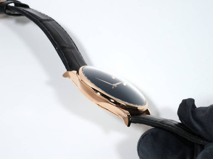 H.モーザー ベンチャー Ref.2327-0410 レッドゴールド ベンタブラック文字盤 美中古 4vwnjnut